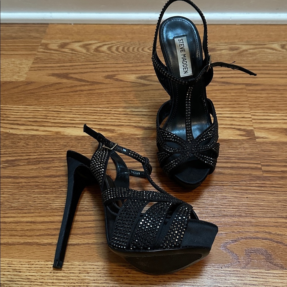 Steve Madden gemstoned black heels size 7
